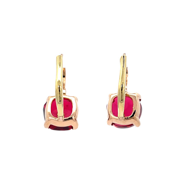 Gold ear jewelry with red gemstone 18 karat