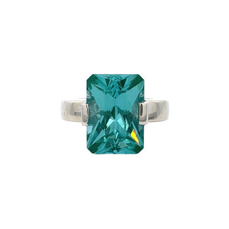 White gold spinel ring