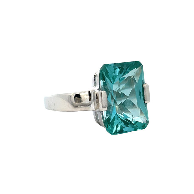 Weißgoldener Ring mit grünem Spinell 14 Karat