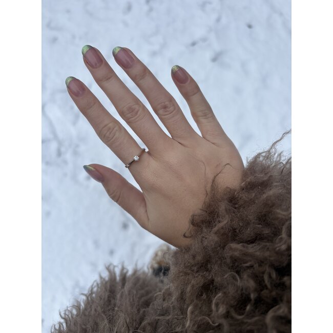 Weißgoldener Solitärring mit Diamant 14 Karat