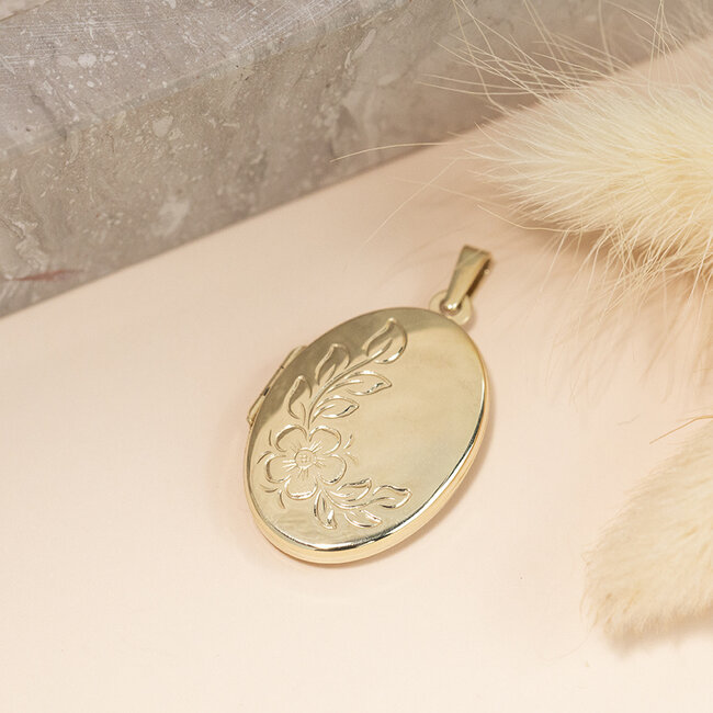 Goldenes Medaillon mit Gravur 14 Karat