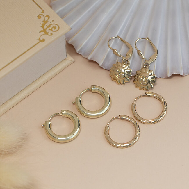 Goldene glatte Ohrringe 14 Karat