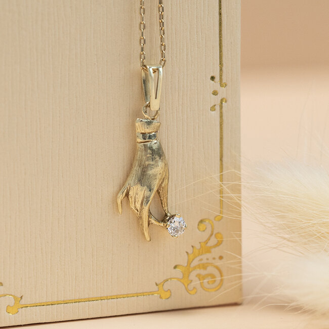 Goldener Anhänger Hand mit Diamant 14 Karat