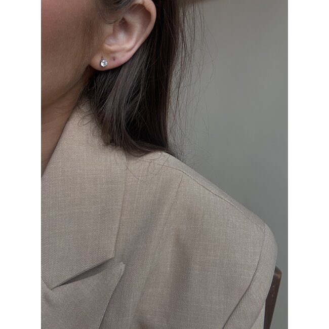 Weißgoldene Solitär-Ohrstecker mit Diamant 14 Karat