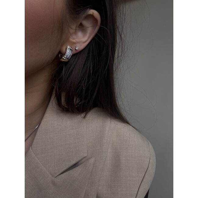 Goldene Ohrringe mit Diamant 18 Karat