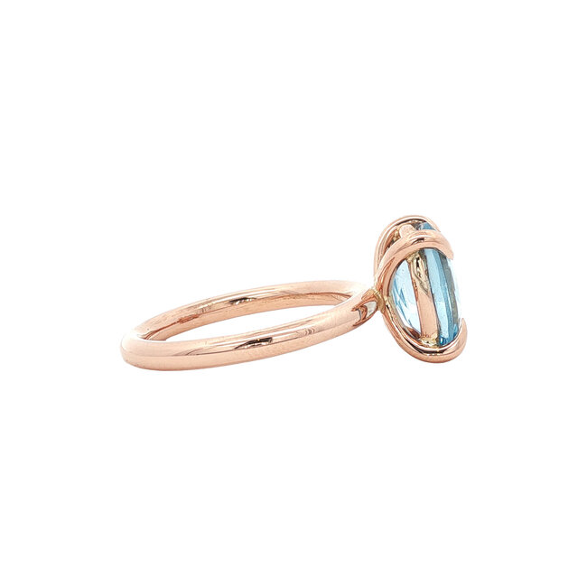 Rose gold ring with topaz 14 karat