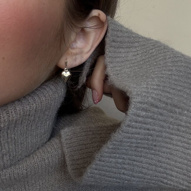 Gold ear studs with heart 14 karat
