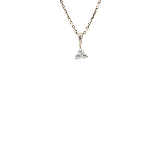White gold pendant zirconia
