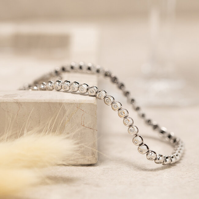 White gold tennis bracelet with diamond 18 karat