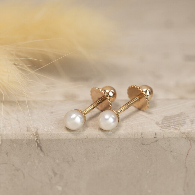 Stud earrings with pearl 13 karat