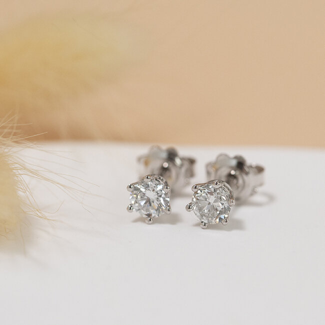 Weißgoldene Solitär-Ohrstecker mit Diamant 14 Karat* neu