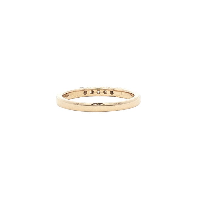Goldener Ring mit Diamant 14 Karat