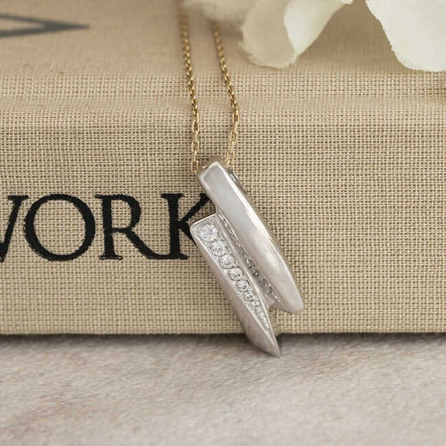 Weißgoldener Anhänger Zirkonia 14 Karat