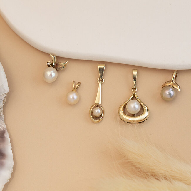 Gouden hanger met parel 14