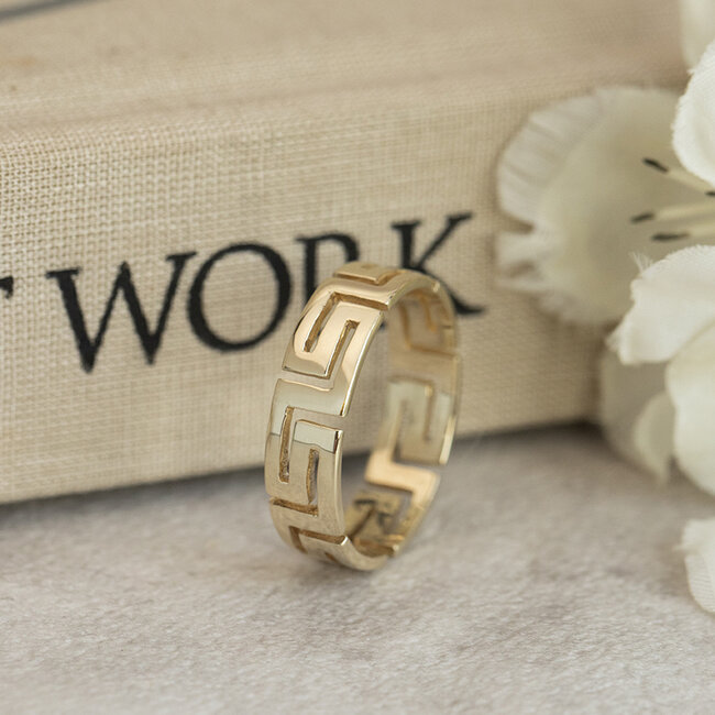 Meander ring 13 karaat