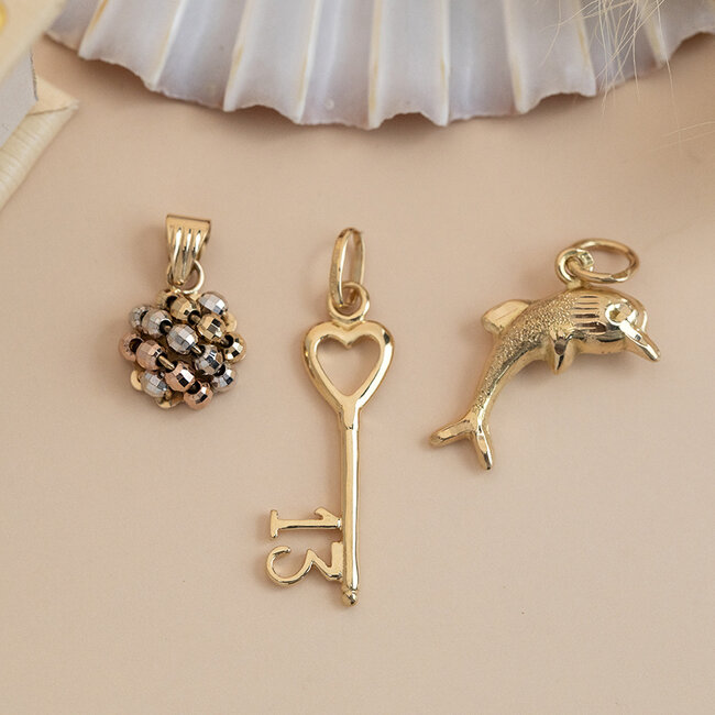 Gold key pendant 18 karat