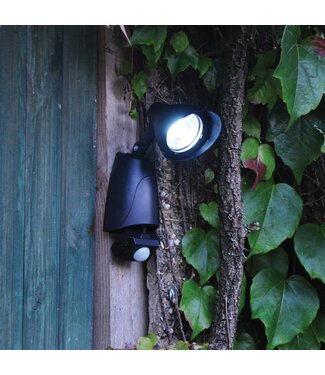 Kingfisher Garden Solar Powered 9 LED Security Light with PIR