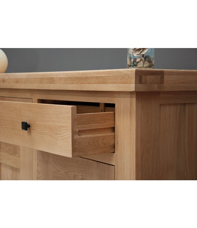 Homestyle GB Bordeaux Oak Dresser