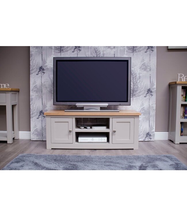 Homestyle GB Diamond Painted TV Unit