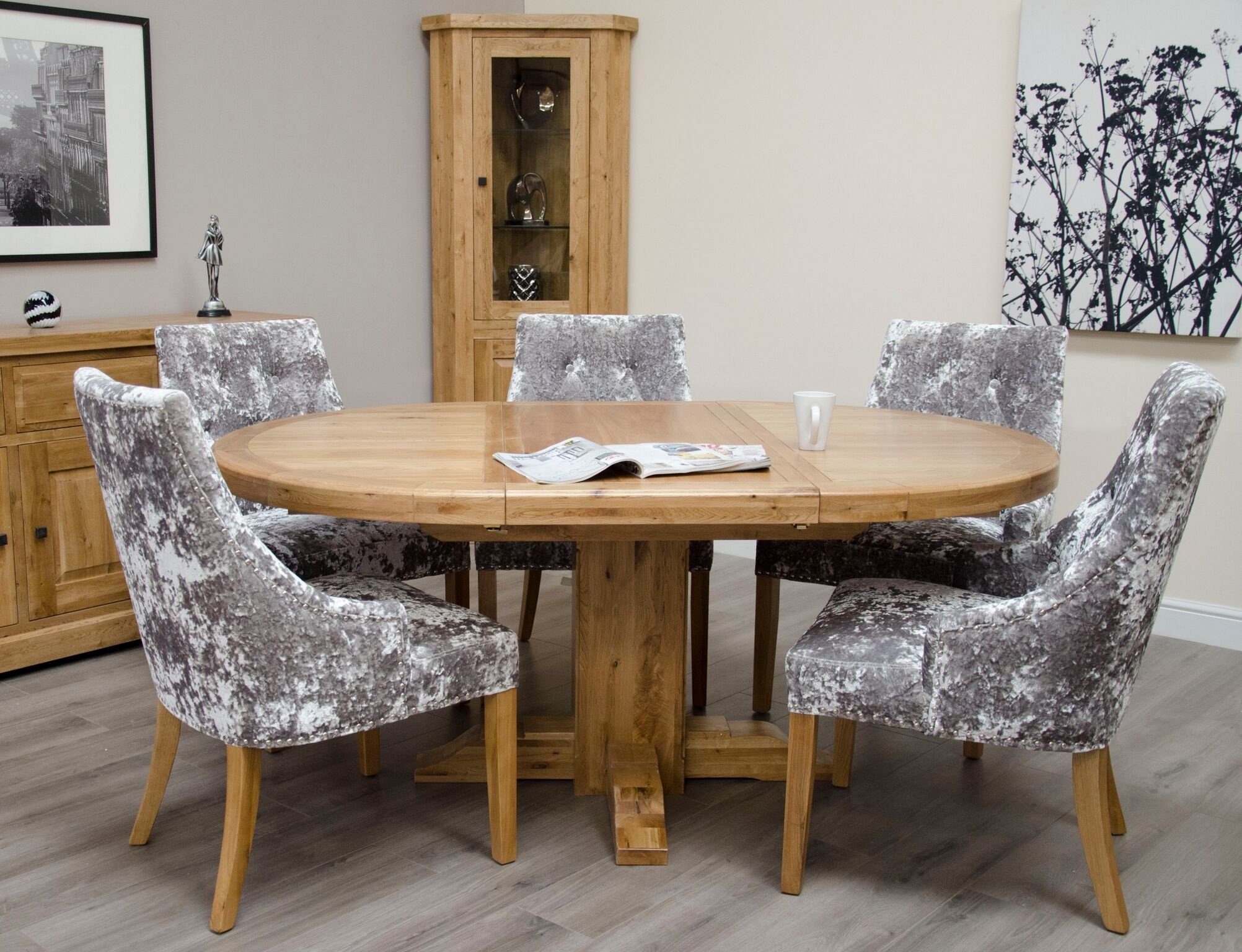 HomestyleGB Deluxe Oak Round Extending Dining Table
