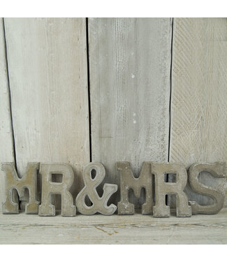 MR & MRS Letter Set