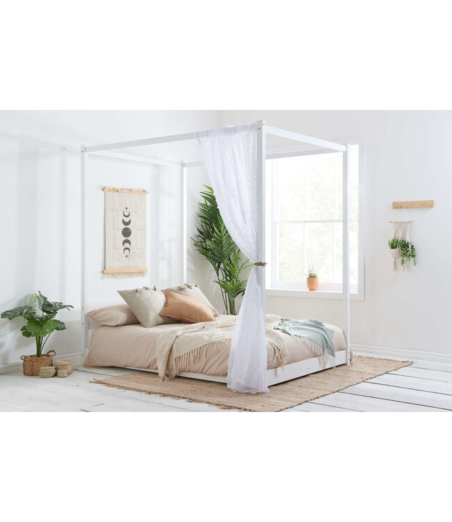 Birlea Darwin Four Poster Bed- White