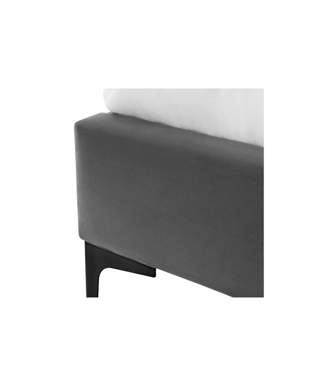 Julian Bowen Sanderson Diamond Quilted Velvet Bed