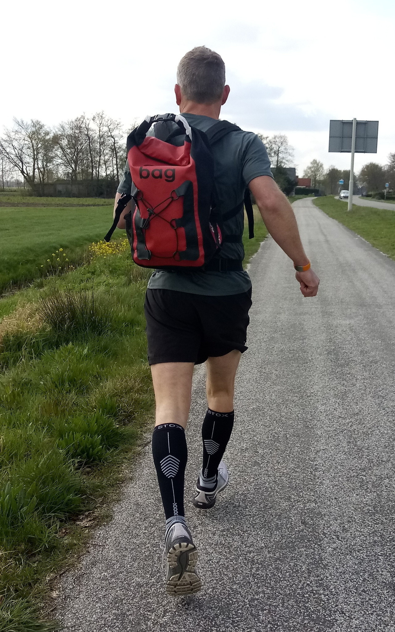Ziek persoon Pathologisch antenne Zwerfafval opruimen tijdens het hardlopen? Maak kennis met plogger Maurits  | Backpackspullen.nl