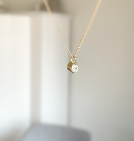 Atelier Maison The Cute One - Asse hangertje met diamant of kleursteen