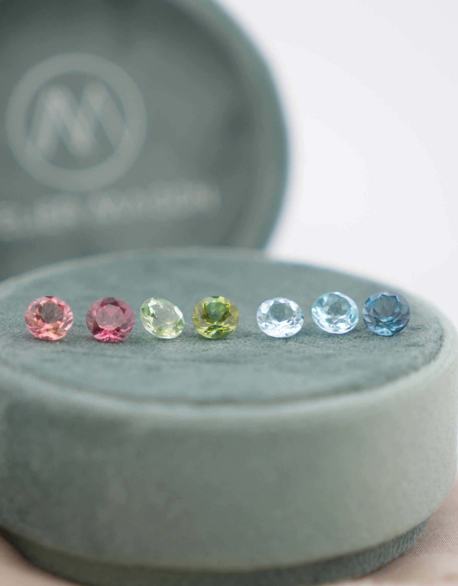 Atelier Maison Sum of Love - asse ring  - kleursteen en diamant