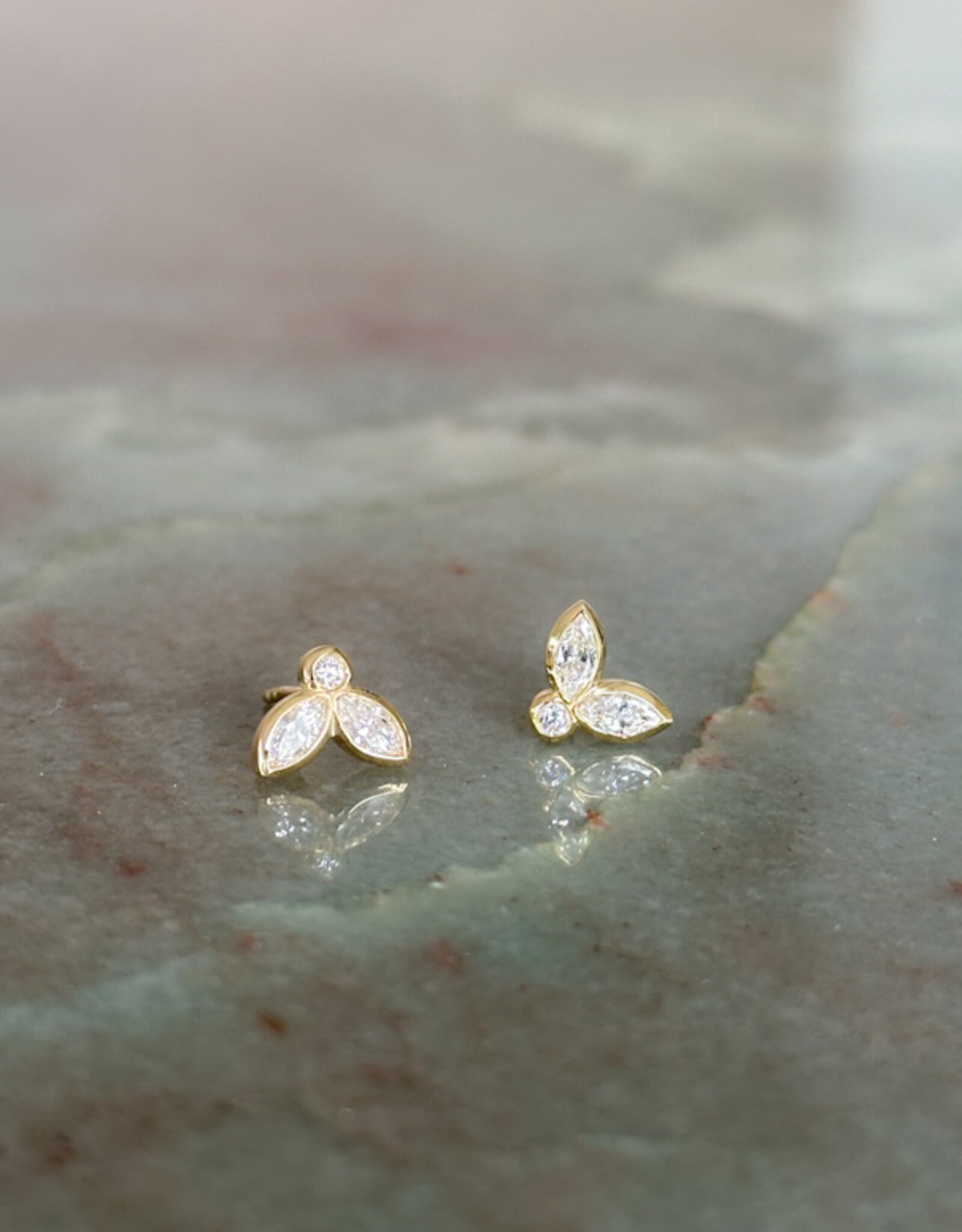 Atelier Maison In voorraad: Moonlight oorstekers | 18K wit goud