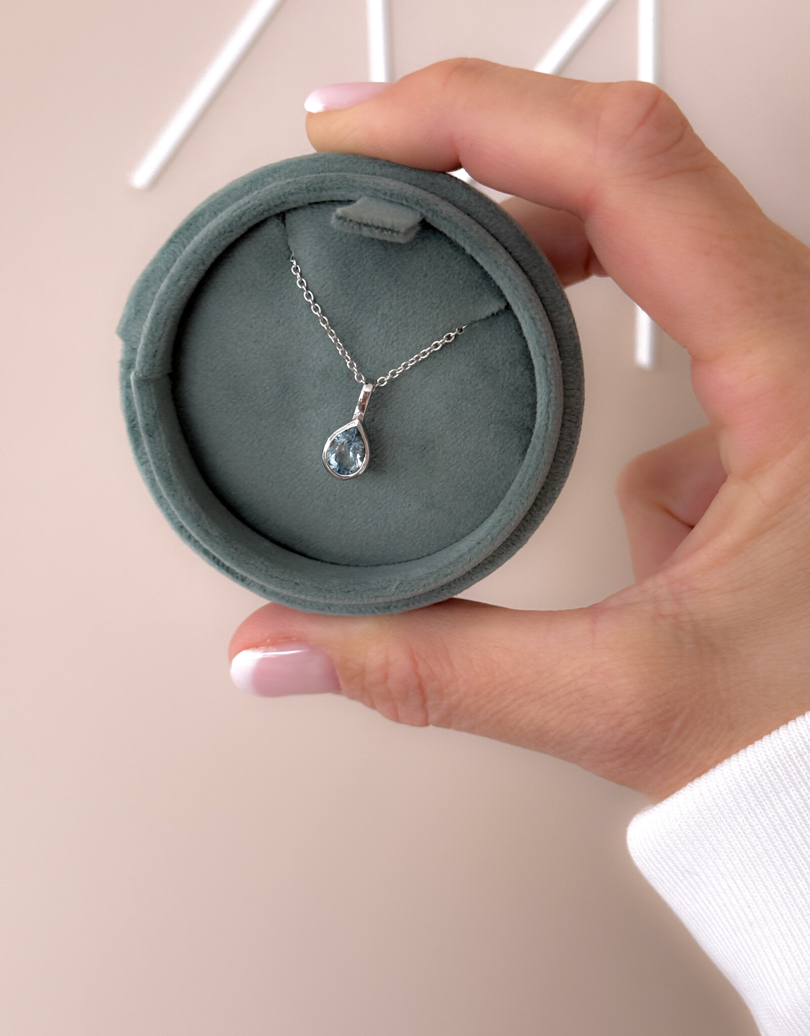 Atelier Maison The Tear hanger met as