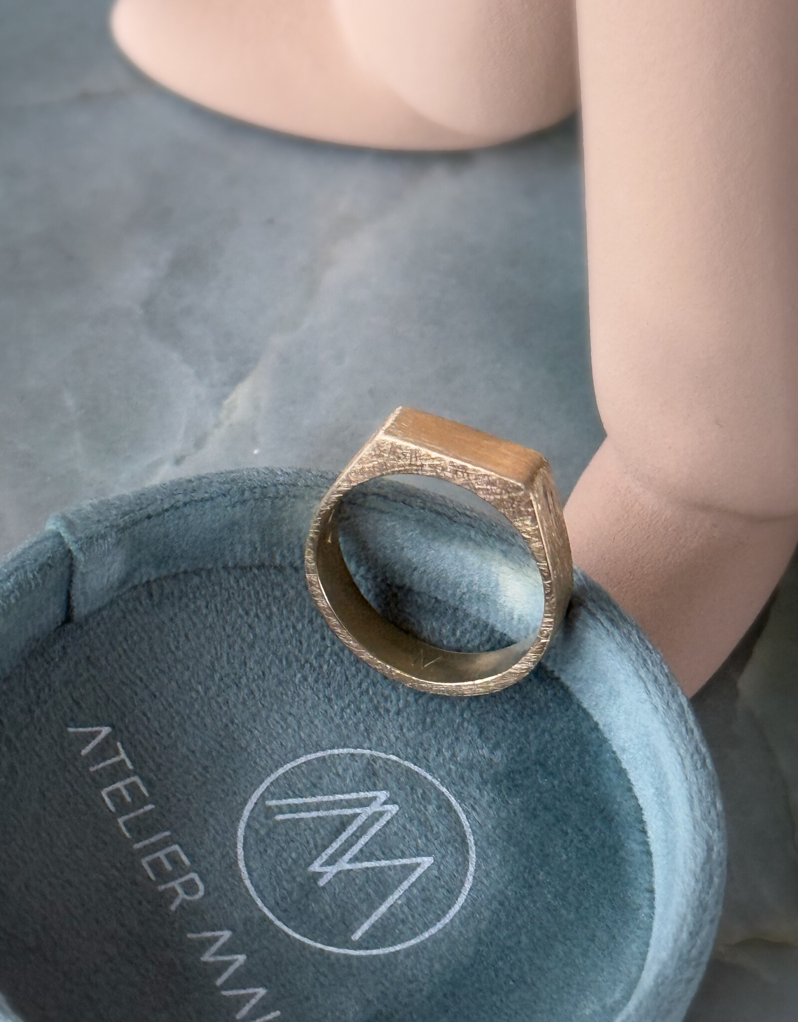 Atelier Maison unforgettable mannen asring