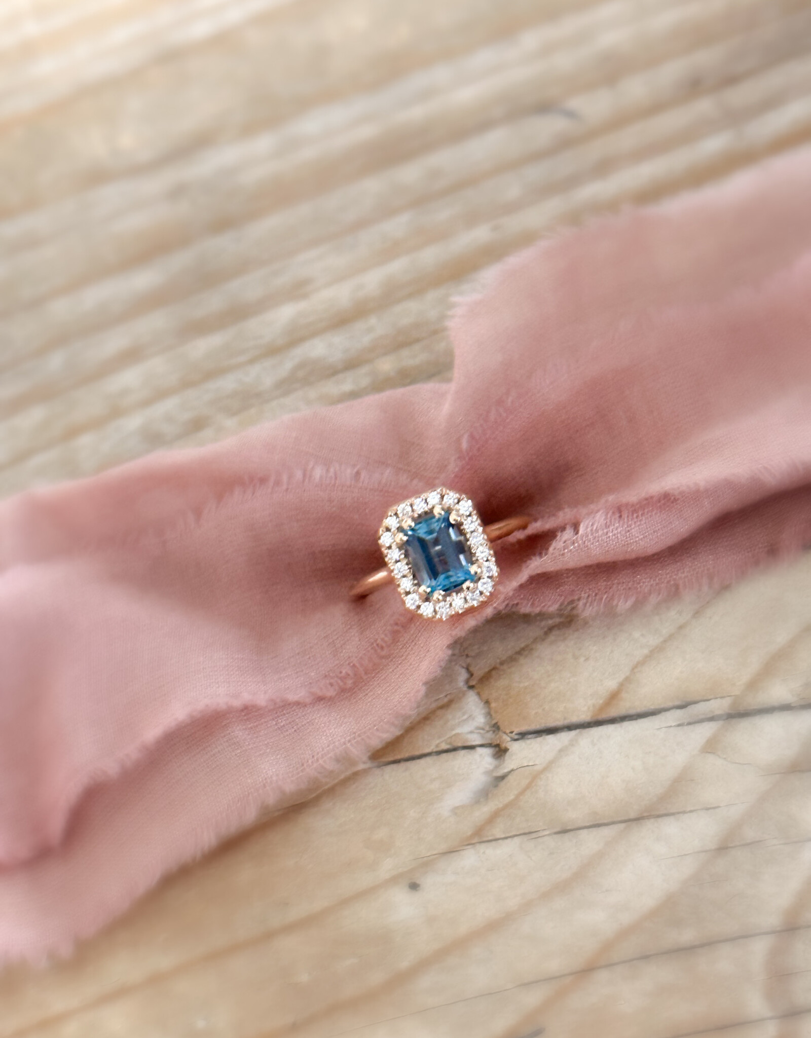 Atelier Maison Good Mood  ring | kleursteen en diamanten