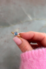 Atelier Maison The Big Promise ring met topaas