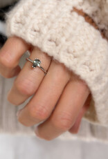 Atelier Maison The Happy Tear ring | kleursteen