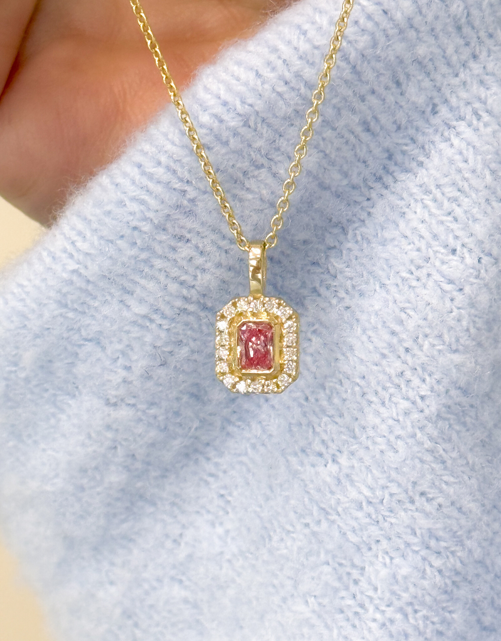 Atelier Maison The Entourage hanger met as ≠ vormen en kleuren