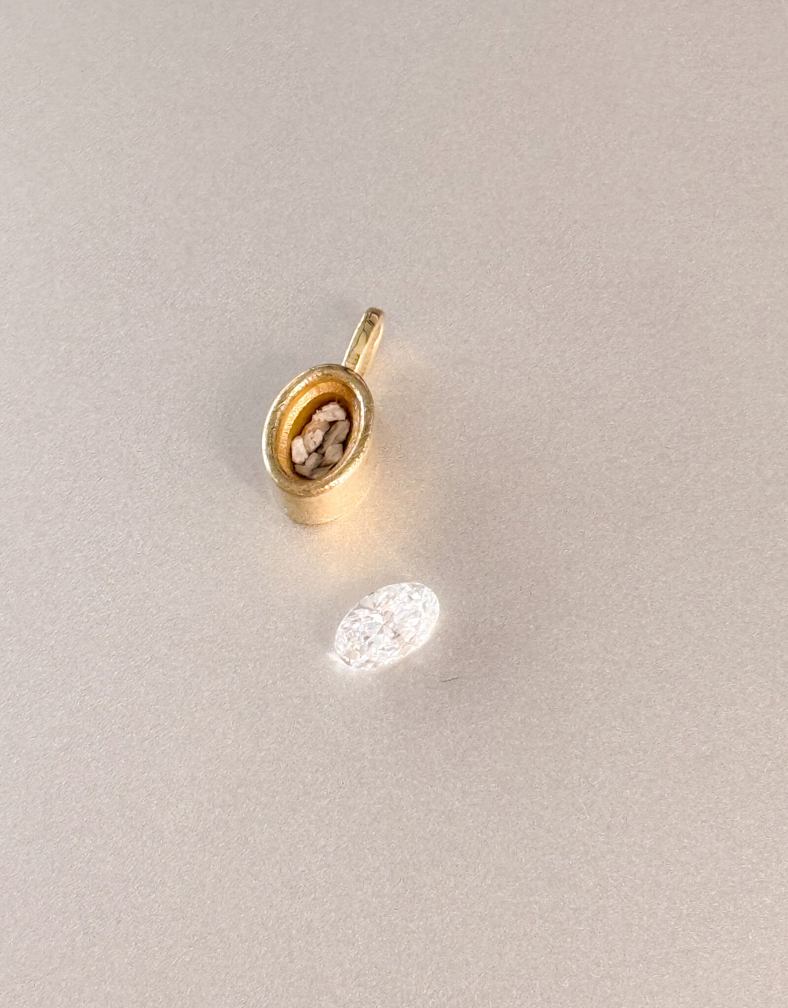 Atelier Maison Memento halsketting met as