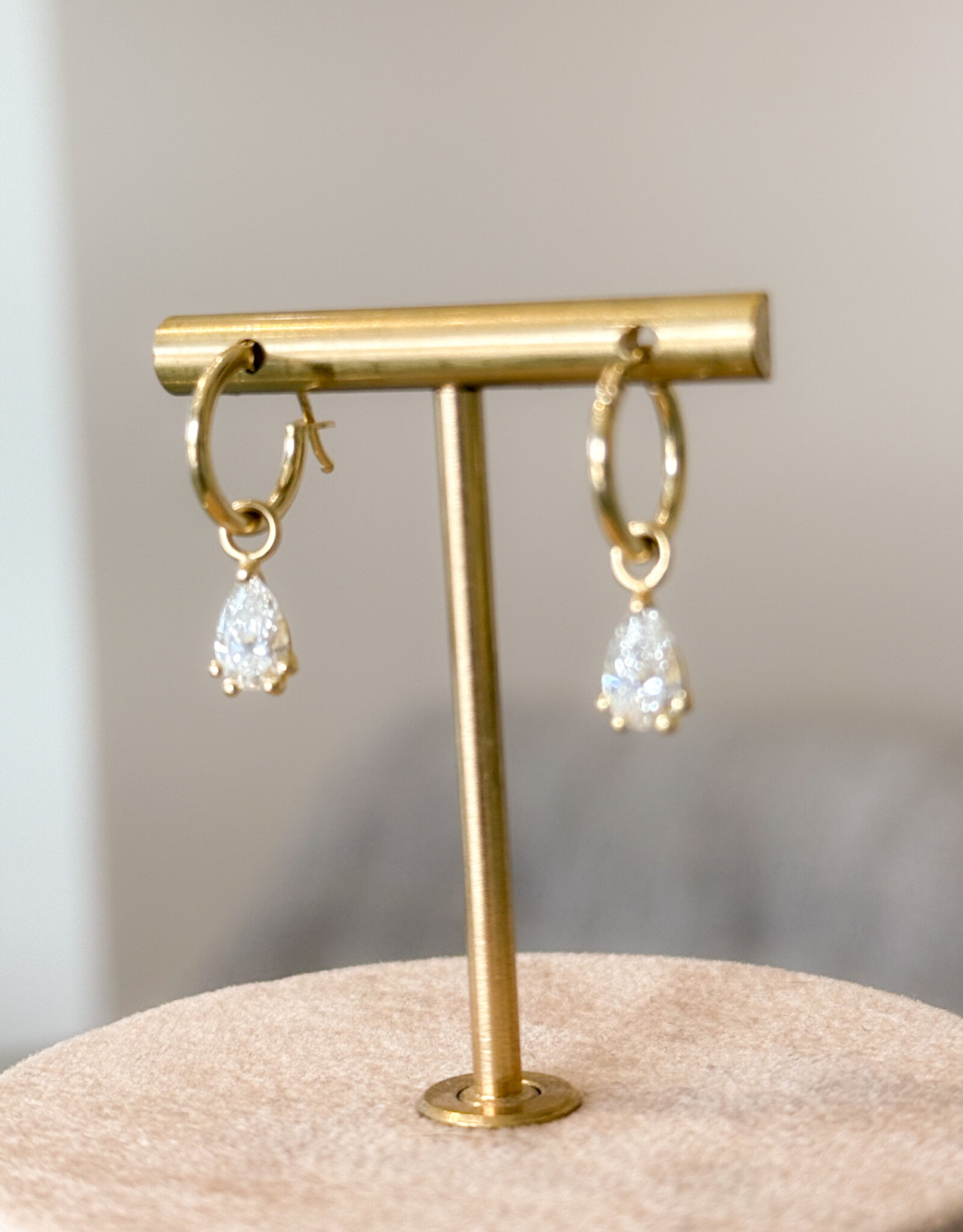 Atelier Maison The Happy Tear oorringen | 18K geel goud