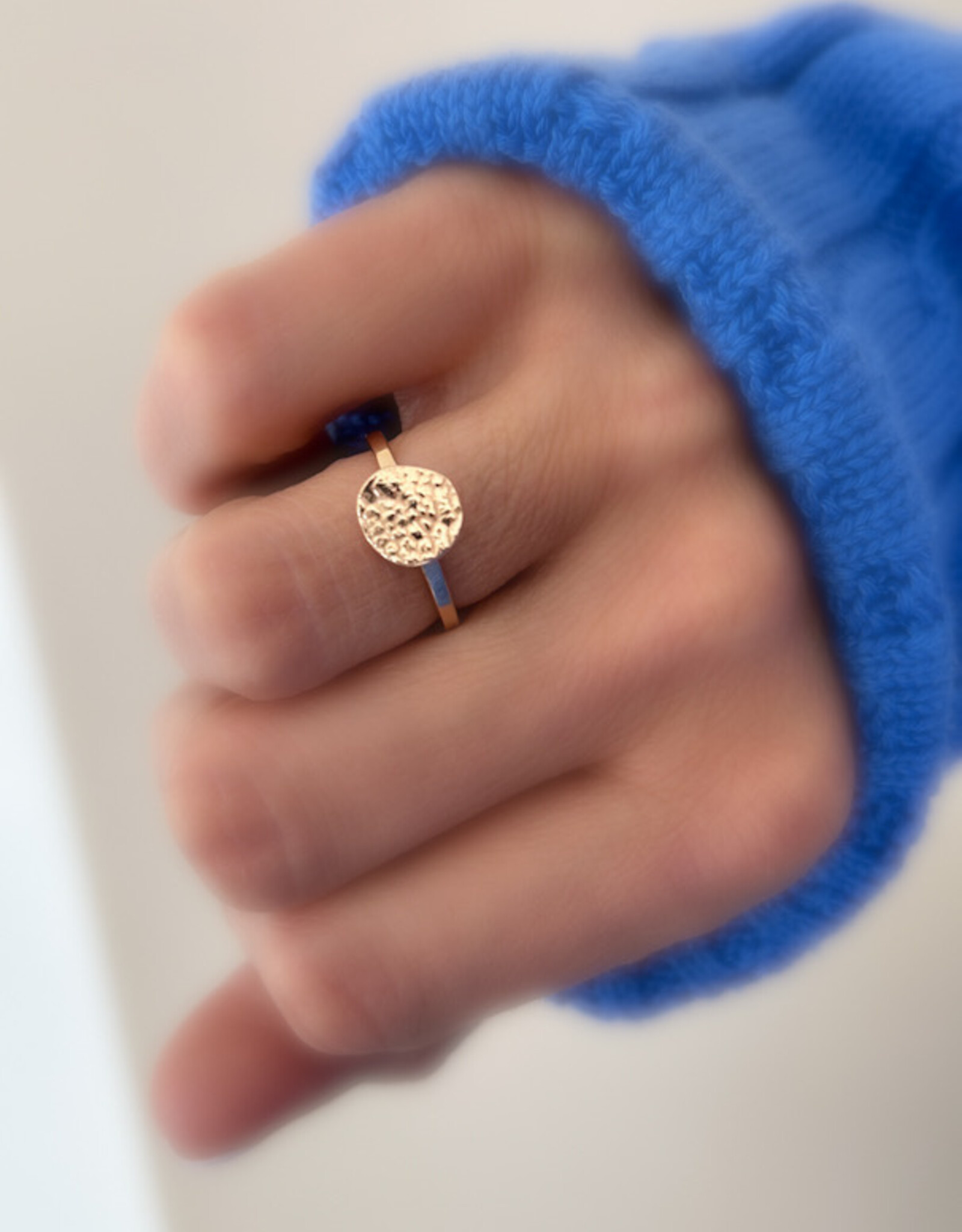 Atelier Maison The Fluffy Snuggles ring | ≠  formaten