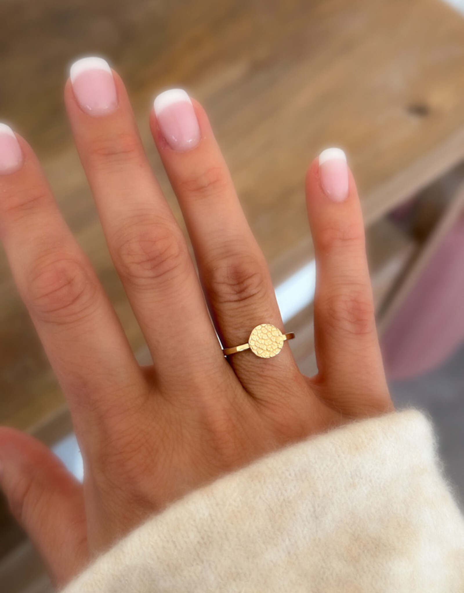 Atelier Maison The Fluffy Snuggles ring | ≠  formaten