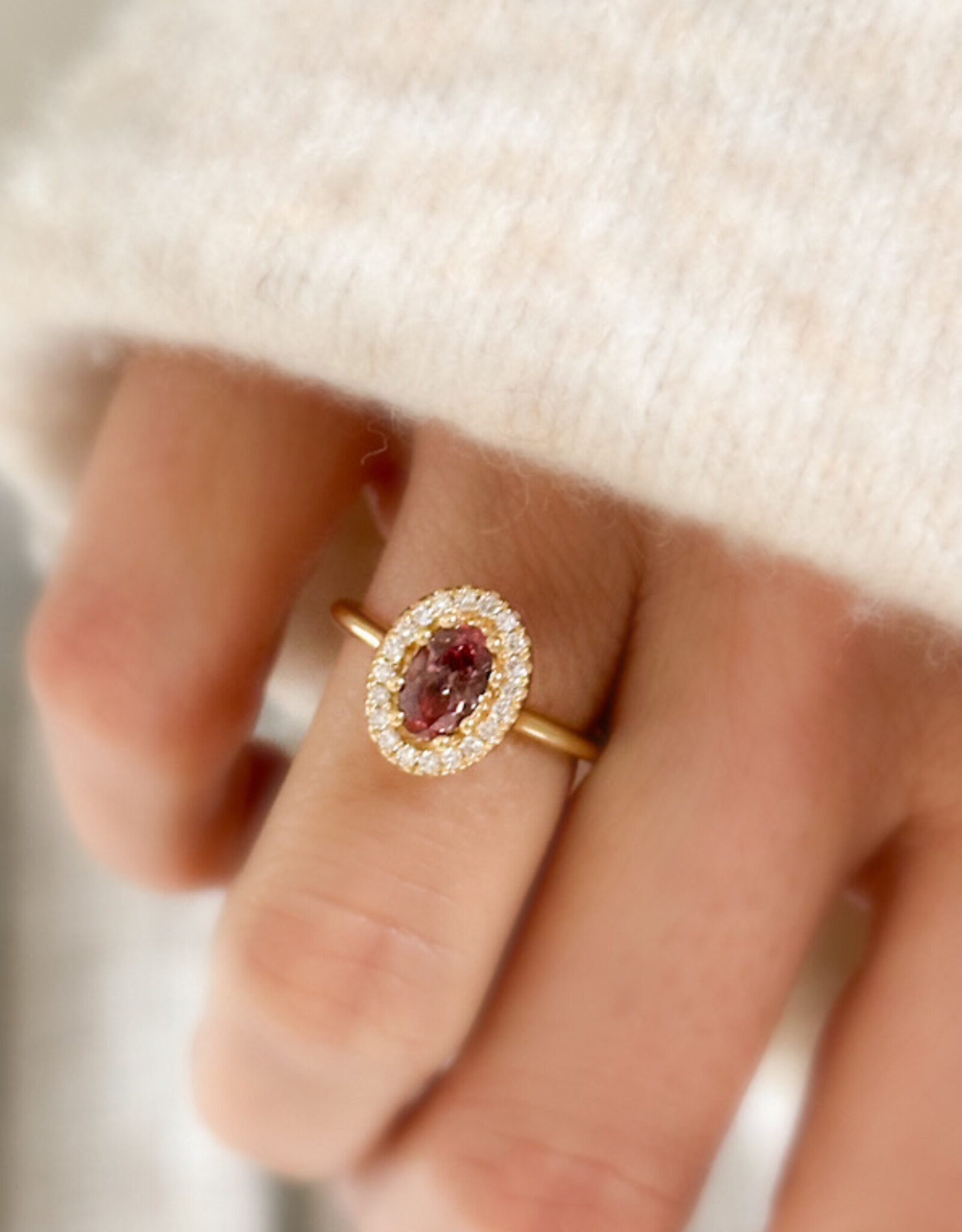 Atelier Maison Happy Together ring | kleursteen en diamanten