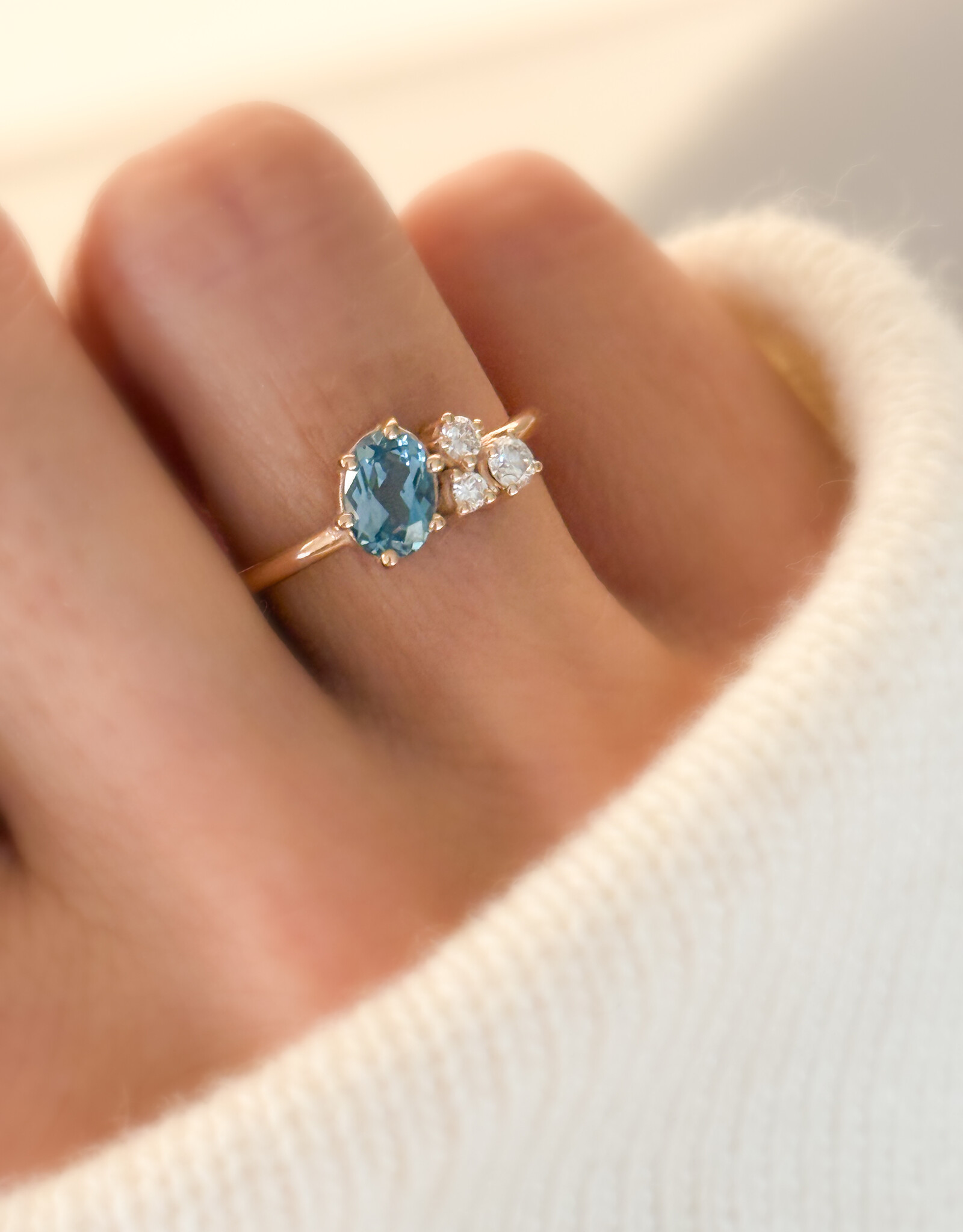 Atelier Maison Seize the day ring met topaas