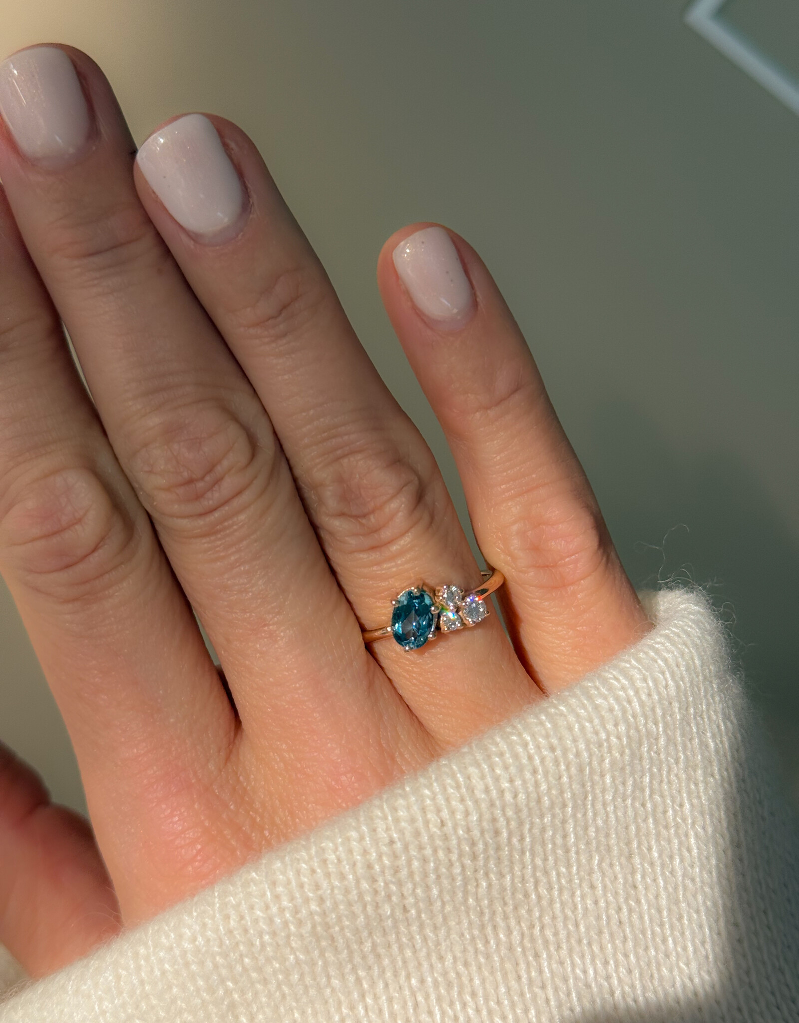 Atelier Maison Seize the day ring | kleursteen en diamanten