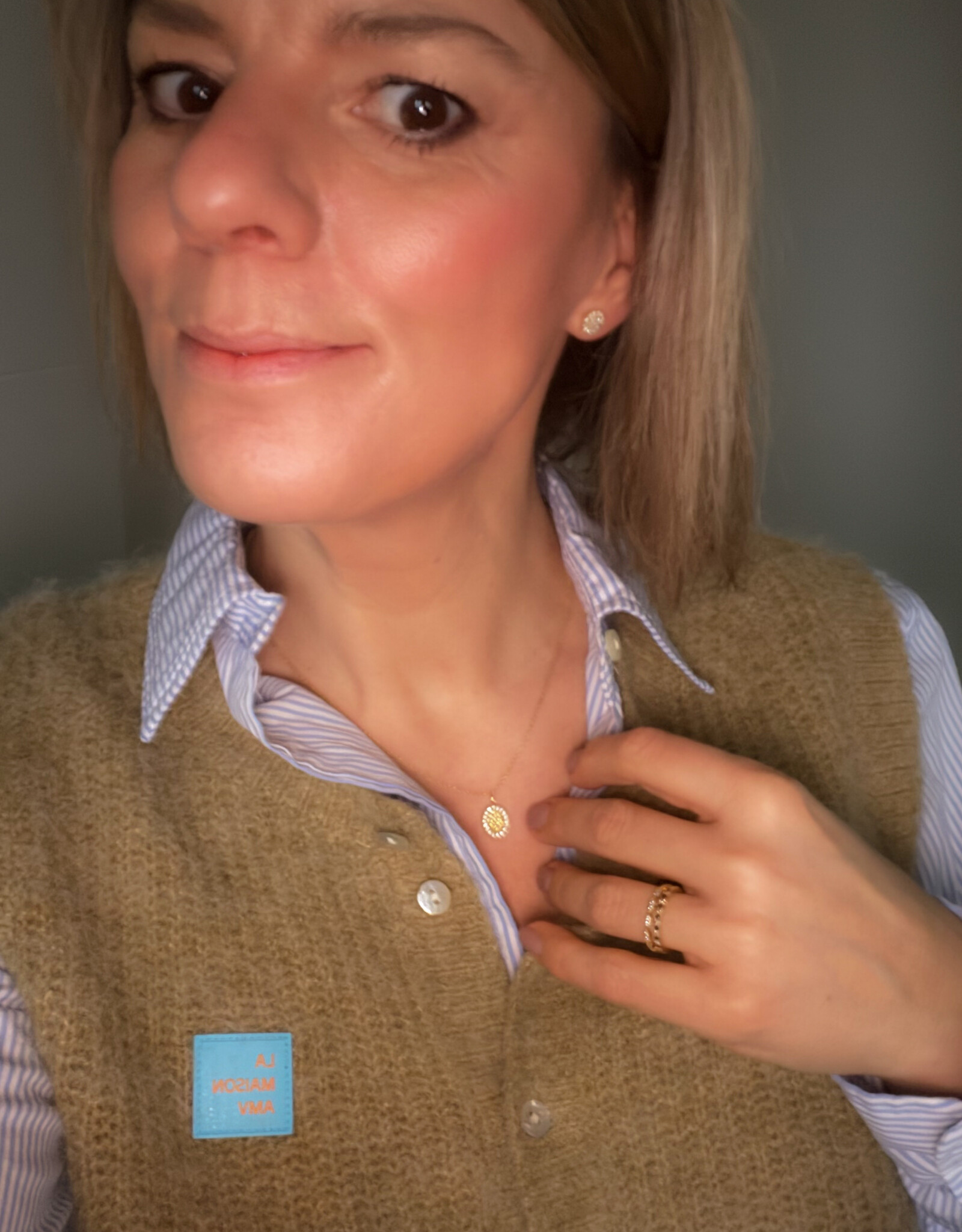 Atelier Maison A Fluffy Piece of Happiness hanger