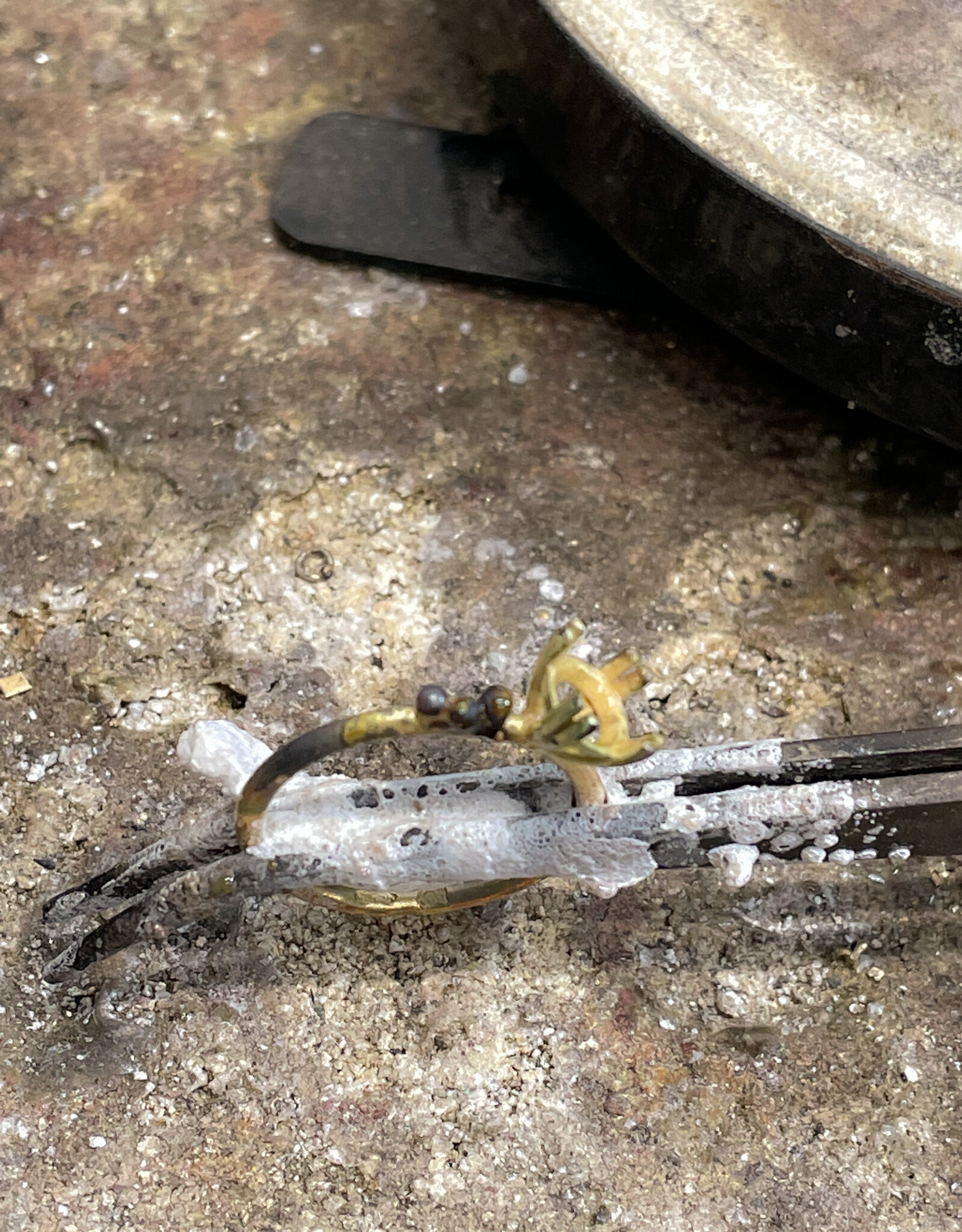 Atelier Maison Revive: gouden bolletjes