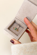 Atelier Maison Blush ring | 18K geel goud | groene LGD 1,03ct