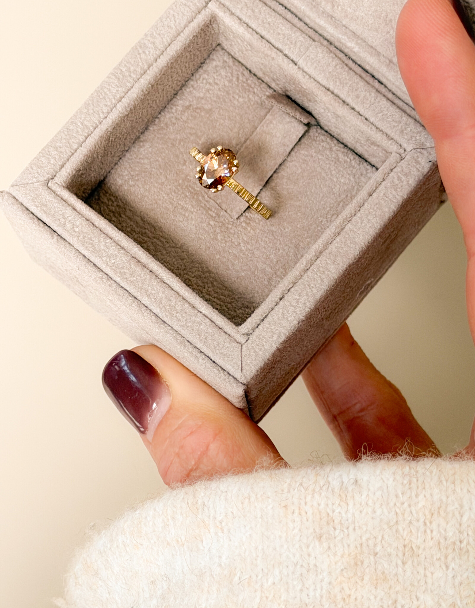 Atelier Maison Selflove ring | 18K geel goud | gehamerde ringband