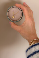 Atelier Maison Close to You hanger | ≠  formaten | vingerafdruk