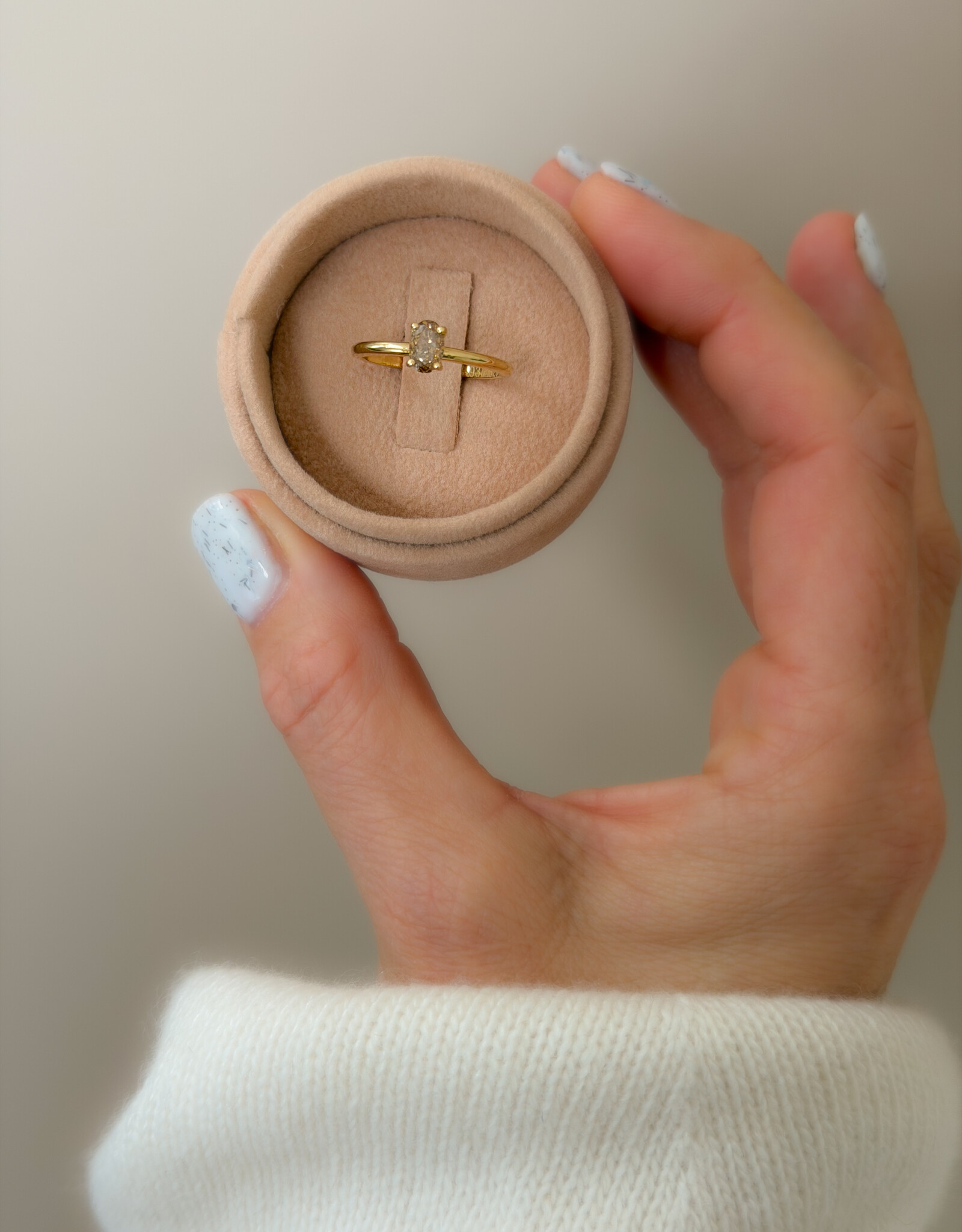 Atelier Maison met labgrown kleurdiamant